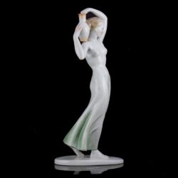 Picture 5/7 -Herendi porcelán kisplasztika: Vízhordó nő figura