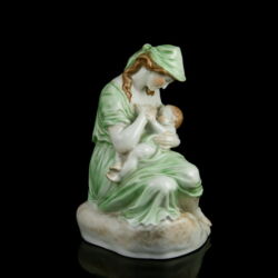 Kép 1/6 - Herendi porcelán figura: Anya gyermekével