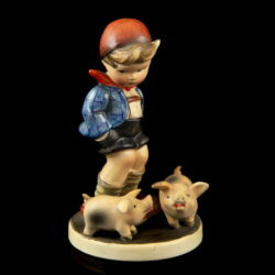 Kép 1/5 - Hummel "Farm Boy" figura - A kis malacpásztor