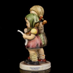 Picture 3/7 -Goebel "Close Harmony" Éneklő páros porcelán figura