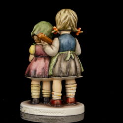 Picture 7/7 -Goebel "Close Harmony" Éneklő páros porcelán figura