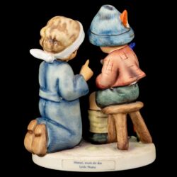 Picture 4/7 -Goebel "Little Nurse" kerámia figura 