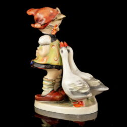 Kép 3/4 - Hummel figura "Goose Girl" Kislány libákkal