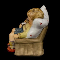 Picture 4/7 -Goebel porcelán fiú figura "Just dozing"  szunyókáló fiú figura 