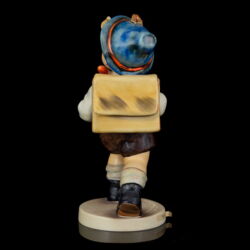 Picture 4/7 -Goebel figure "School truant" Boy with school bag ​