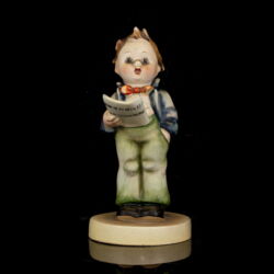 Picture 5/6 -Hummel figurine - The soloist boy with sheet music