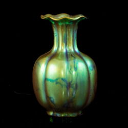 Picture 2/5 -Zsolnay Eosine-glazed "tomato" small vase