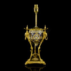 Kép 1/2 - Historizáló Zsolnay asztali lámpa