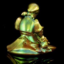 Picture 4/7 -Eozin mázas Zsolnay libát tömő lány kisplasztika