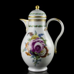 Kép 1/2 - Meisseni (1774-1814) porcelán kávés- és teáskanna fedelével