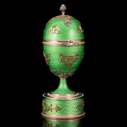Picture 1/11 -Fabergé-style decorative egg with green luster enamel