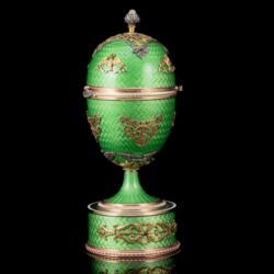 Picture 5/11 -Fabergé-style decorative egg with green luster enamel