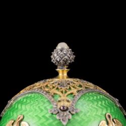 Picture 7/11 -Fabergé-style decorative egg with green luster enamel