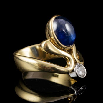 Gyűrű kabochon zafír kővel 