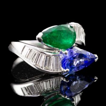 Toi et Moi-style emerald tanzanite ring