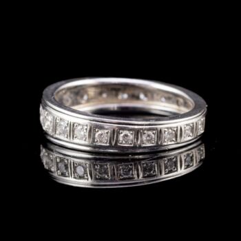 Sportgyűrű brillekkel