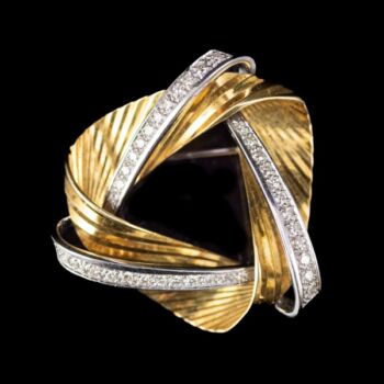 Melltű Bross gyémántokkal