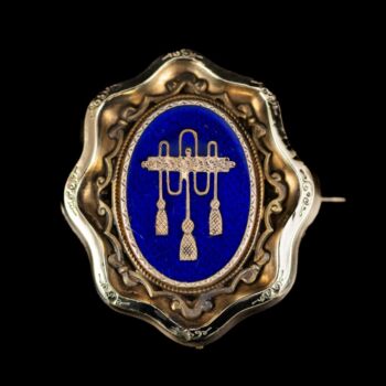 Biedermeier arany bross kobaltkék mezőben bojtokkal 