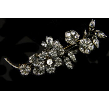 Flower bouquet brooch with diamonds