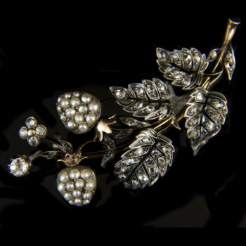 French leaf-shaped brooch with pearls and diamonds