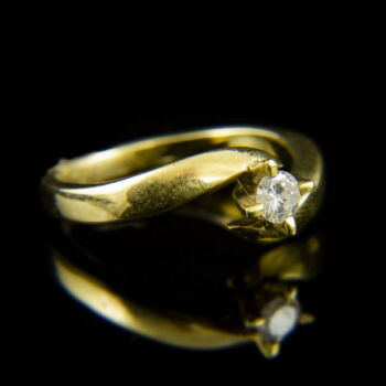 14 karátos sárgaarany eljegyzési gyűrű gyémánt kővel (0.20 ct)