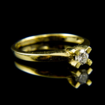 14 karátos sárgaarany eljegyzési gyűrű gyémánt kővel (0.30 ct)