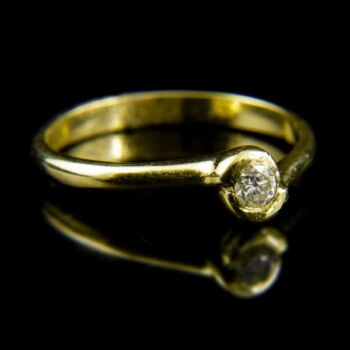 14 karátos sárgaarany szoliter gyűrű gyémánt kővel (0.12 ct)