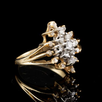 Navett formájú gyúrú gyémánt kövekkel