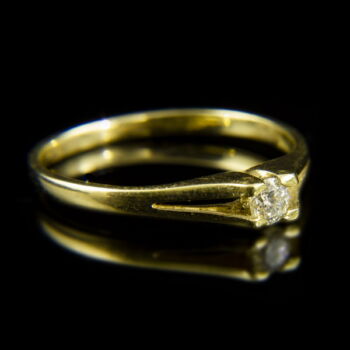 Sárgaarany eljegyzési gyűrű briliáns csiszolású gyémánt kővel (0.17 ct)
