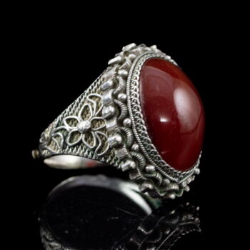Filigrán ezüst gyűrű karneol kővel