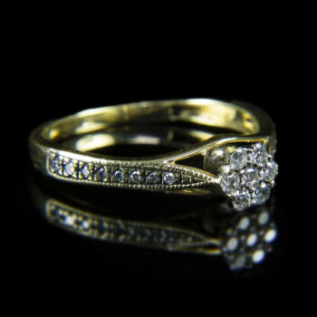 Rozetta jellegű gyémánt gyűrű