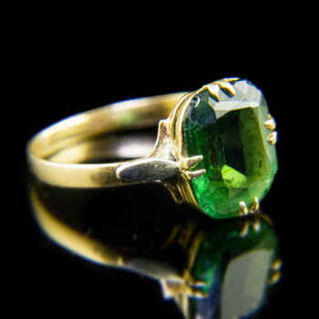 Gyűrű zöld üvegkővel