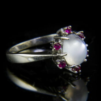 Holdkő-rubin rozetta gyűrű
