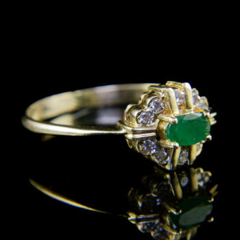 Rozetta fazonú smaragd-brill gyűrű