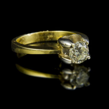 Eljegyzési gyűrű gyémánt kővel (0.75 ct)
