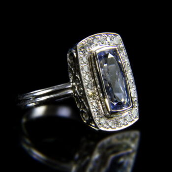Női fehérarany gyűrű zafír és gyémánt kövekkel