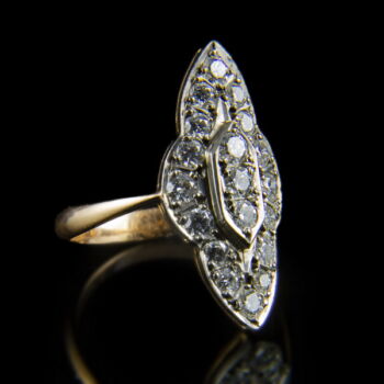 Navett formájú gyémánt gyűrű