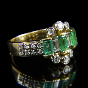 Smaragd gyémántköves arany gyűrű