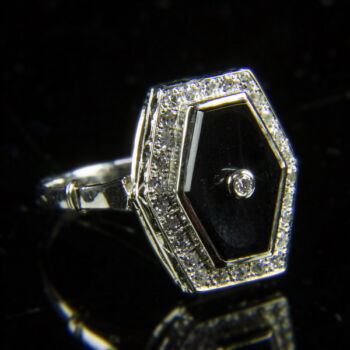Fehérarany női gyűrű ónix és gyémánt kövekkel