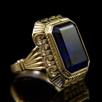 Férfi arany pecsétgyűrű kék üveg kővel
