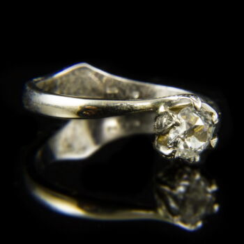 14 karátos fehérarany szoliter gyűrű régi csiszolású gyémánt kővel (0.43 ct)
