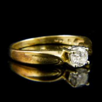 14 karátos sárgaarany eljegyzési gyűrű briliáns csiszolású gyémánt kővel (0.35 ct)