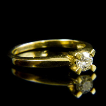 14 karátos sárgaarany eljegyzési gyűrű briliáns csiszolású gyémánt kővel (0.43 ct)