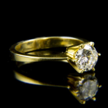 14 karátos sárgaarany szoliter gyűrű briliáns csiszolású gyémánt kővel (0.79 ct)
