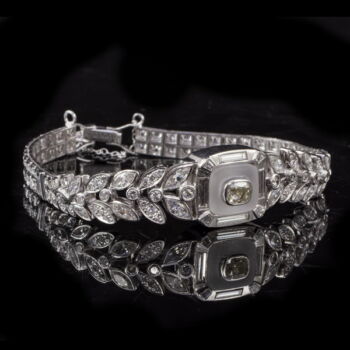 Art deco bracelet with diamonds