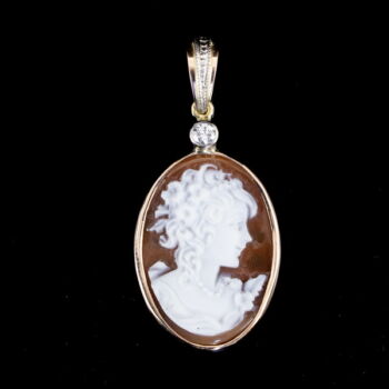 Cameo pendant with diamonds