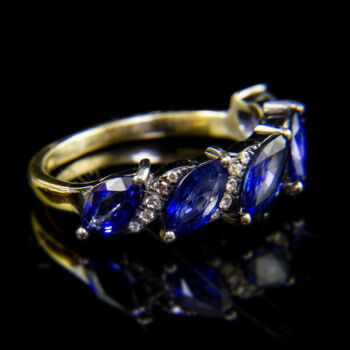 Női arany gyűrű zafír és gyémánt kövekkel