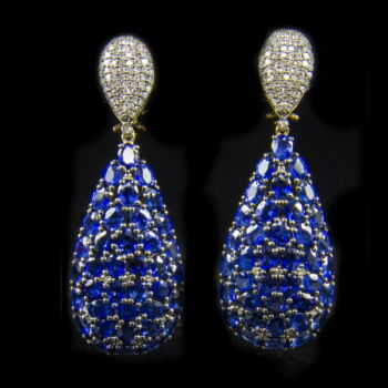 Pair of drop-shaped earrings with sapphires and diamonds