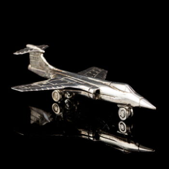 Mini ezüst vadászrepülőgép