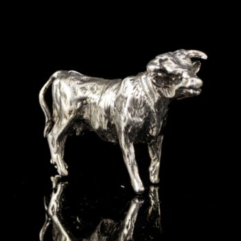 Mini ezüst bika figura
